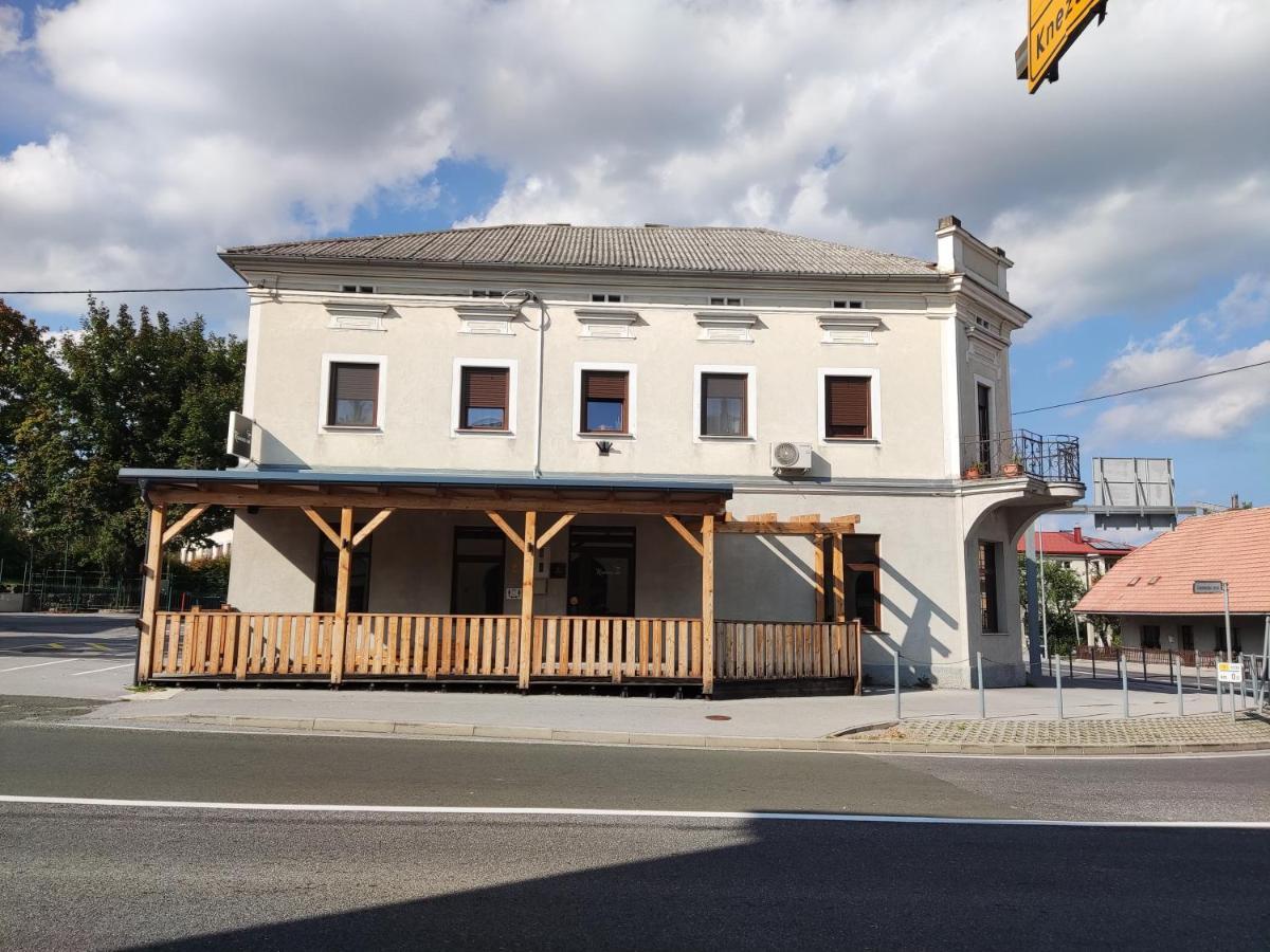 Family Hostel Pivka Dış mekan fotoğraf